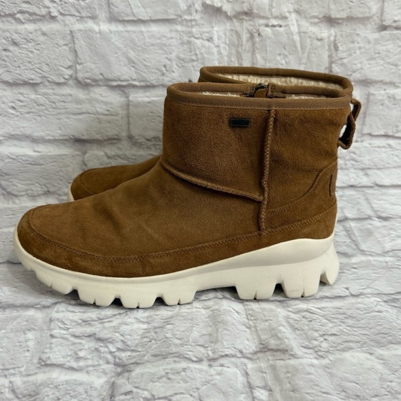 UGG Palomar Waterproof Boots womens size 11
Chestnut side zip up - Picture 1 of 11